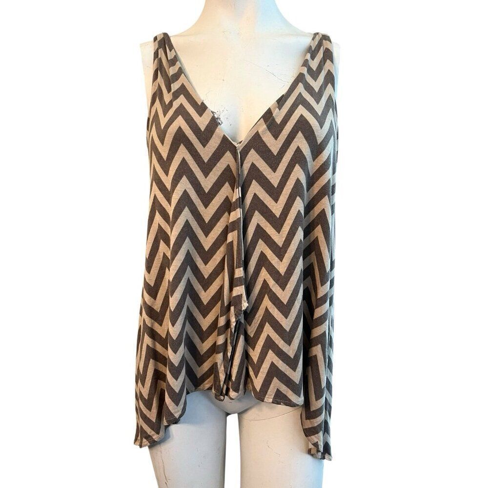 Ladies Medium Brown V Neck Sleeveless Chevron Striped Tank Top Casual High Low